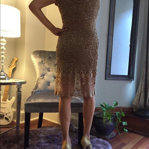 Dress - Picture 7 of 8